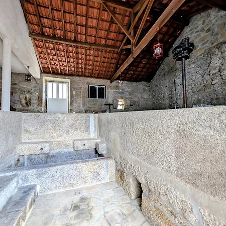 דירה Casas Telhadas