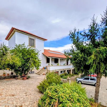 דירה Casas Telhadas